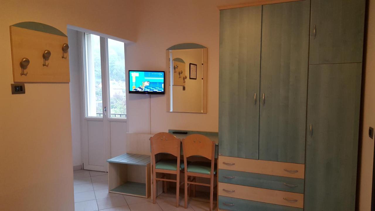 Hotel Margherita Montepiano Bagian luar foto