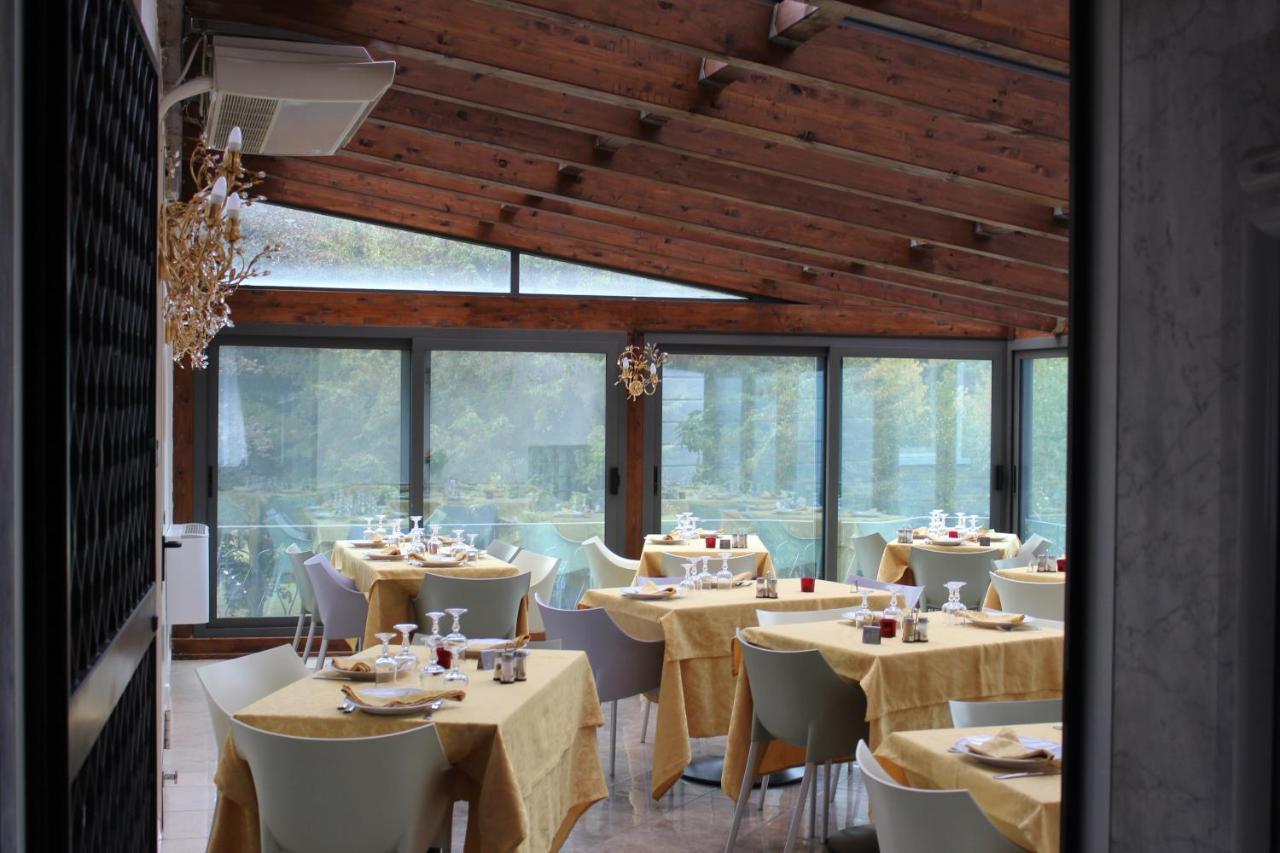 Hotel Margherita Montepiano Bagian luar foto
